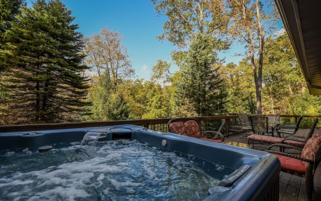 Oakleaf Lodge 5 Bedroom House