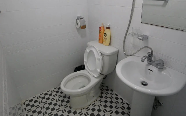 710 Guest house Yellow