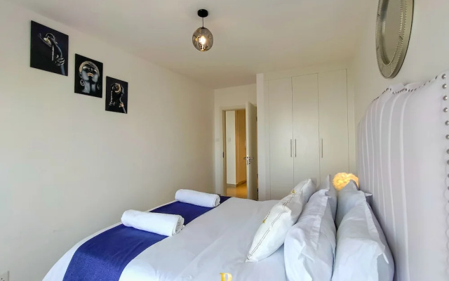 Lux Suites Astoria Apartments Lavington