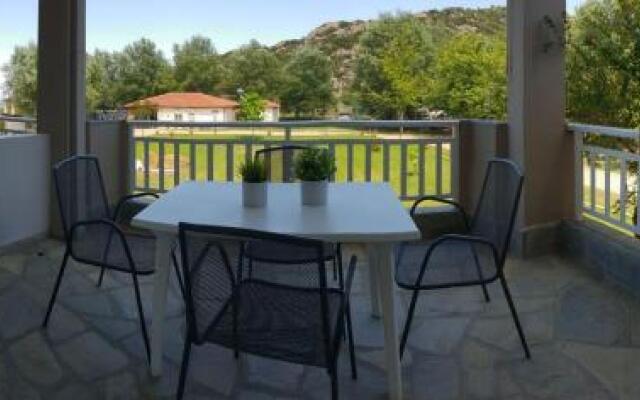 Camping Linaraki Apartments & Bungalows