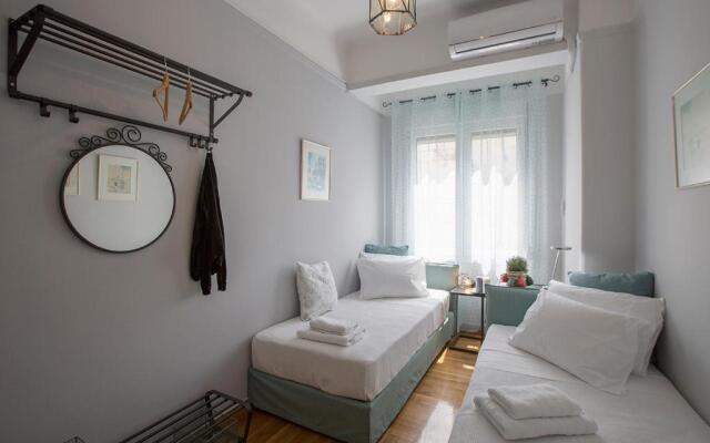 Attractive Flat Near the Acropolis Museum & Metro Station - 2 Bdrm - 4 Adults (Adults only)