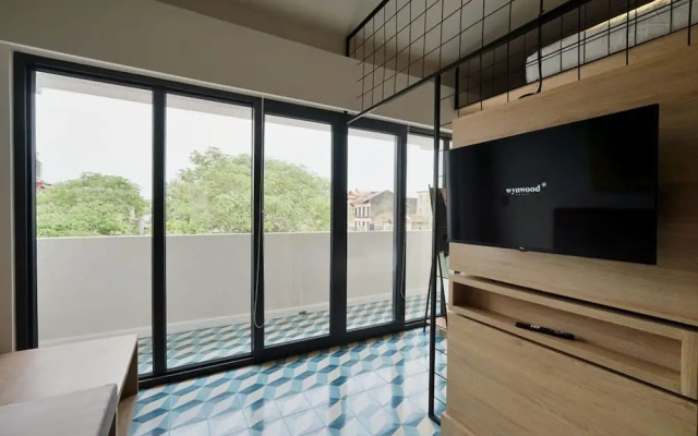w Comfy Loft in Santa Ana