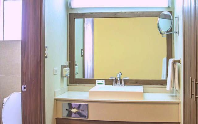 Holiday Inn & Suites Chihuahua Expo