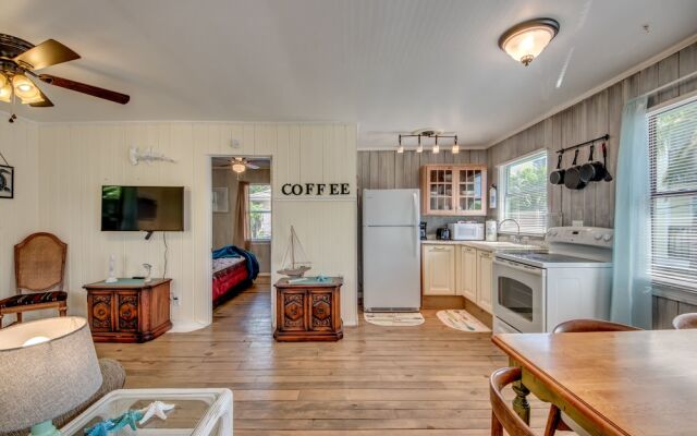 Honeymoon Bungalow - Roelens Vacations