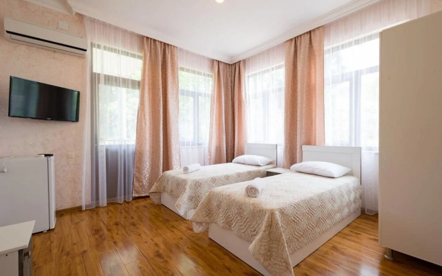 Sunny Hotel