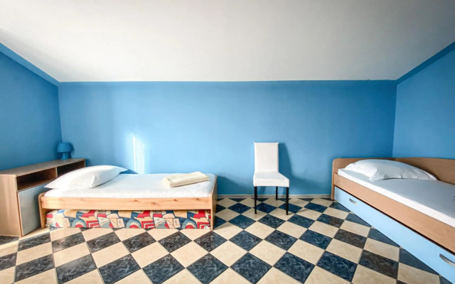 Apartments with a parking space Mavarstica, Ciovo - 18882