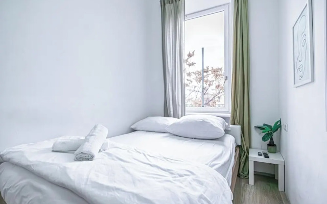 Cozy Room Shared Apt Millennium Tower