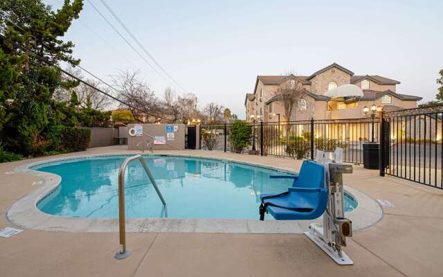 Clarion Inn Silicon Valley