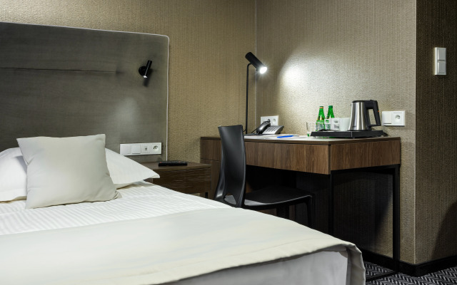 Hotel Logos