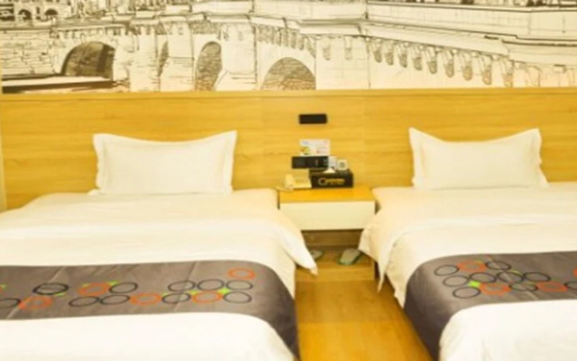 Yimi Hotel Jiangwan Tuanyida Square