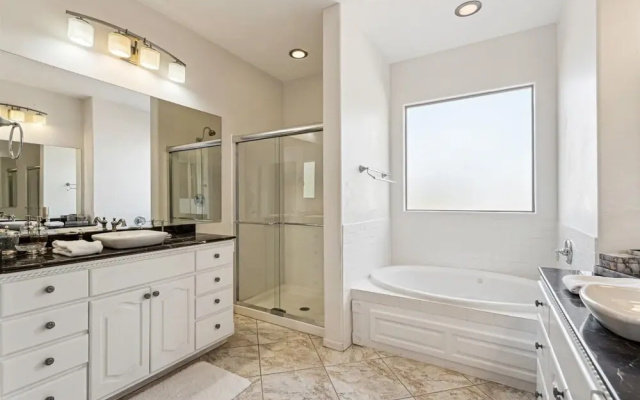Pinnacle Breeze-private Backyard-mins to Six Flags