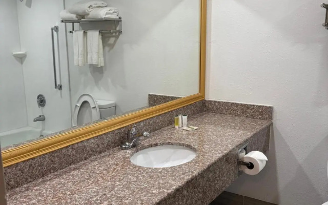 Days Hotel by Wyndham Williamsburg I-64