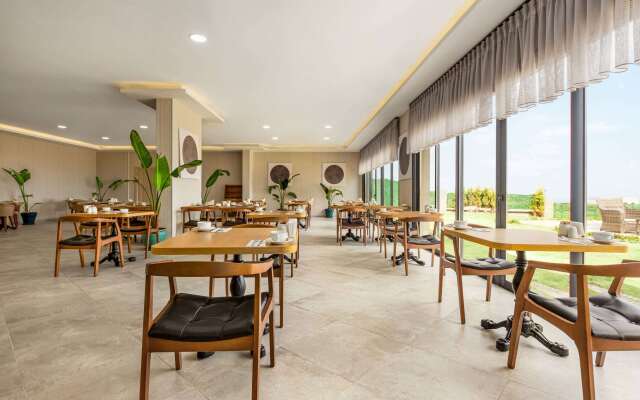 Ramada By Wyndham Cesme