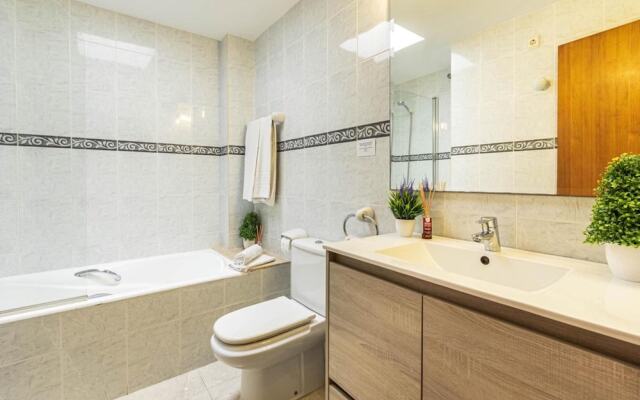 Apartment - 3 Bedrooms with WiFi and Sea views - 107925