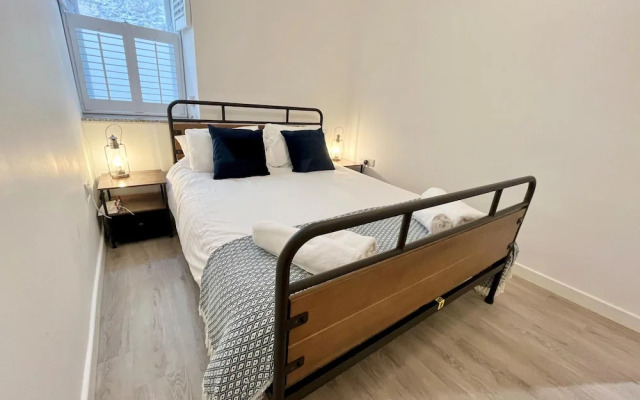 Stunning Reverse Level Townhouse in Penzance