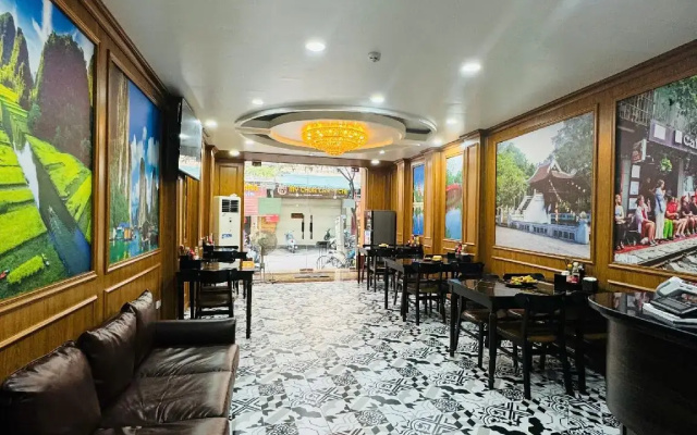 Hanoi Holiday Diamond