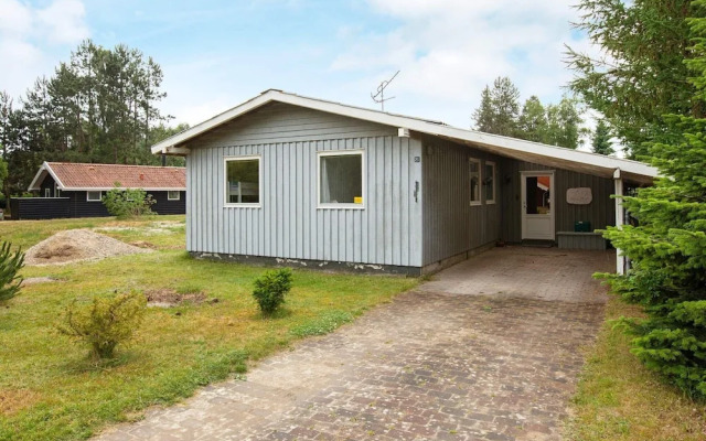 9 Person Holiday Home in Vaeggerlose