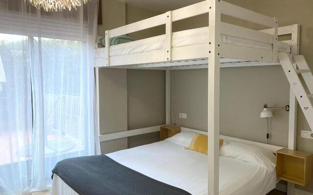 sabaris -BAIONA a 200 metros de Playa Ladeira