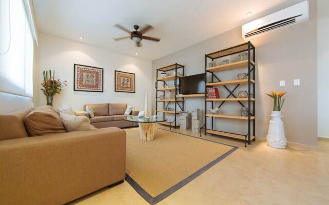 Amazing 2BR condo surrounded by nature by Happy Address