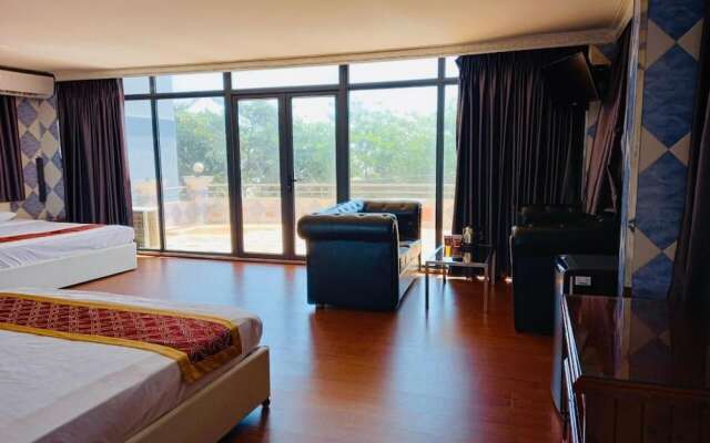 Tuyet Nhi Hotel