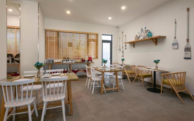 Dolphin Hotel and Apartment