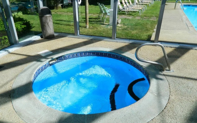 Colonial Village Motel and Cottages