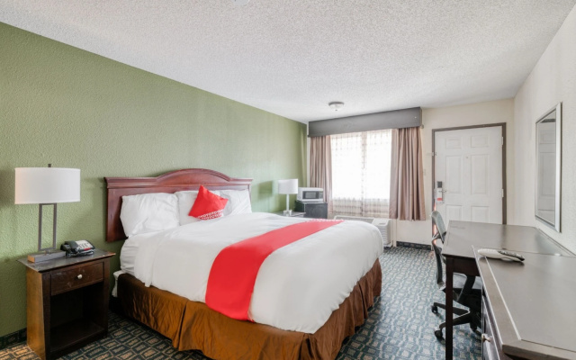 OYO Hotel Rosenberg TX I-69