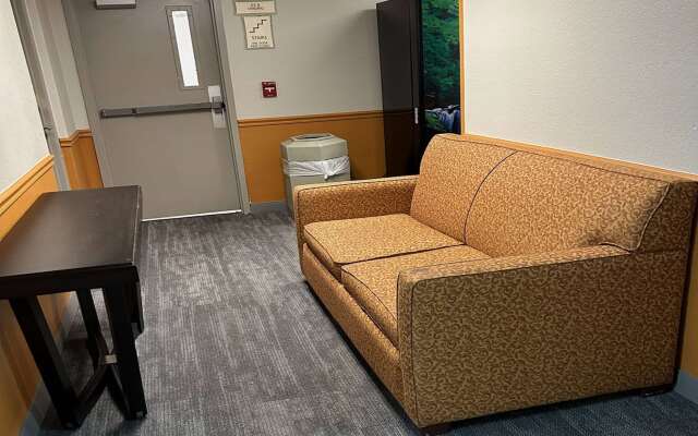 La Quinta Inn & Suites by Wyndham Orlando South