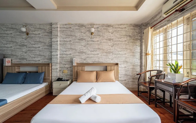 Hoàng Long Hotel By Cozrum