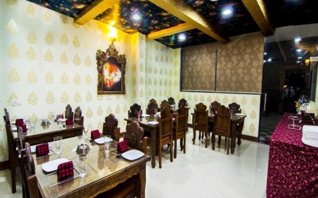 OYO 10453 Hotel Paradise