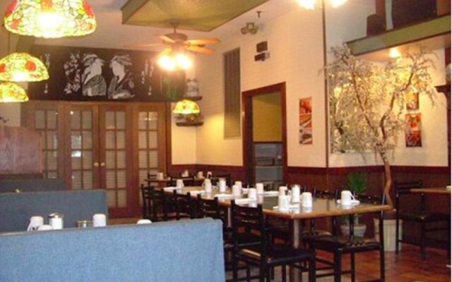 Colonial Inn