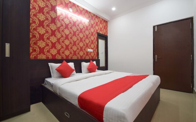 OYO 28143 Hotel Abhinam