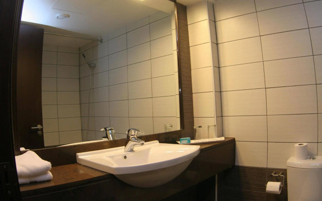 Livadhiotis City Hotel