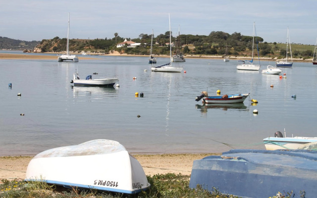 Villa Linda, Alto da Ria