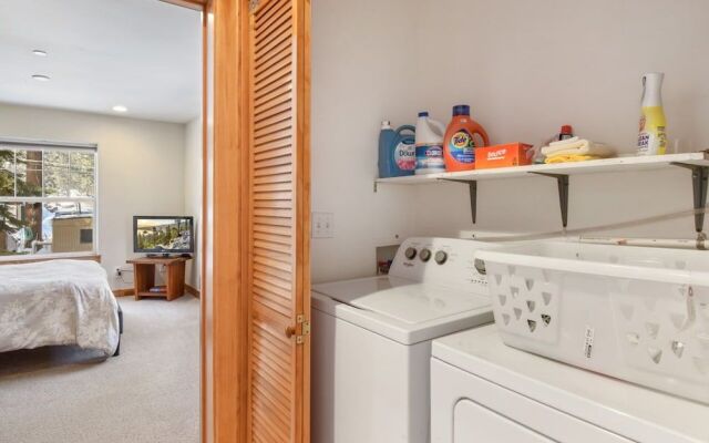 Sunny Woods Acres Near Golf & Adventure Park