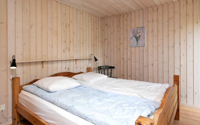 Cozy Holiday Home at Hals Jutland With Roofed Terrace