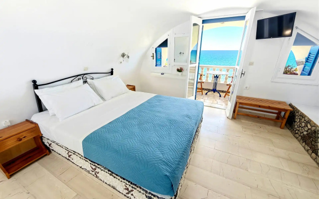 Stavros Beachfront Domes by Booking Kottas