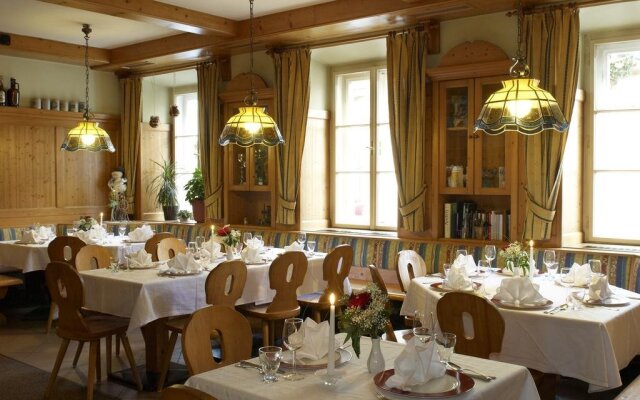 Hotel-Gasthof-Fleischerei - Zur alten Post