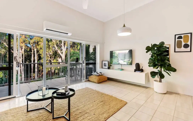 Melaleuca Hideaway - Beach Pool Free Parking