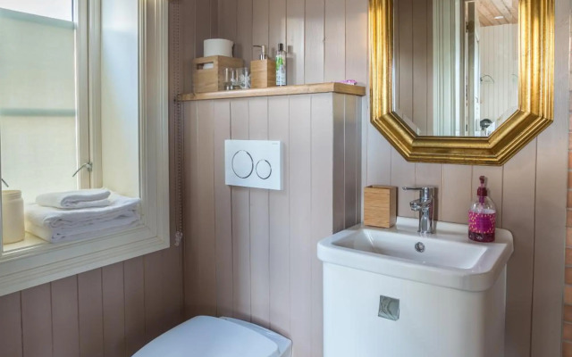 Sakrisøy Mini Apartment