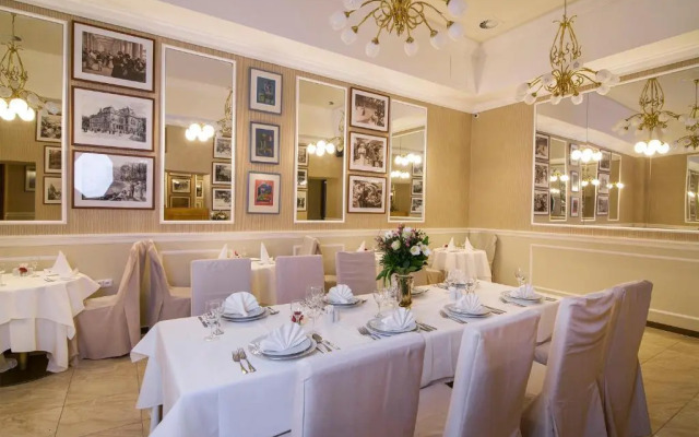 Hotel Bristol Palace