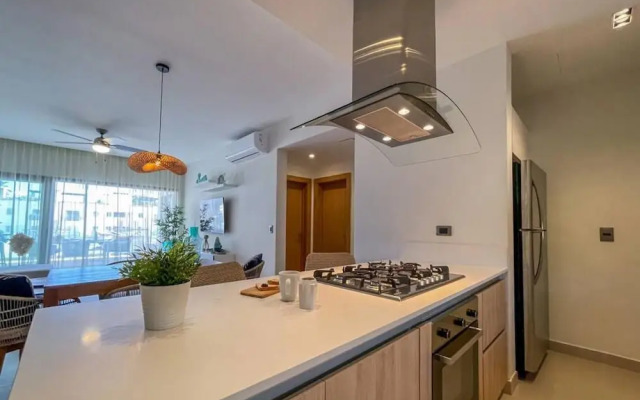 Incredibly Beautiful Condo Just Steps to the Beach