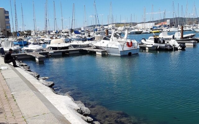 Apartment With One Bedroom In Frontignan With Furnished Terrace