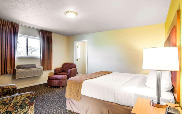 Quality Inn & Suites at Coos Bay