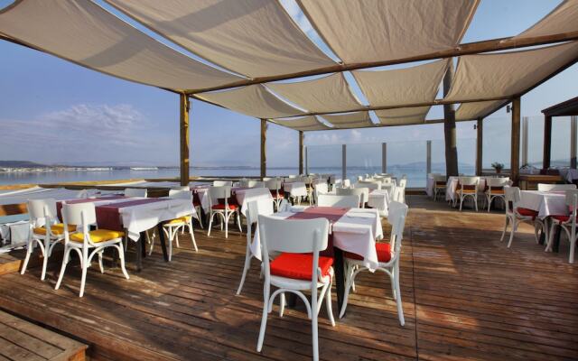 Ceshme Plus Hotel