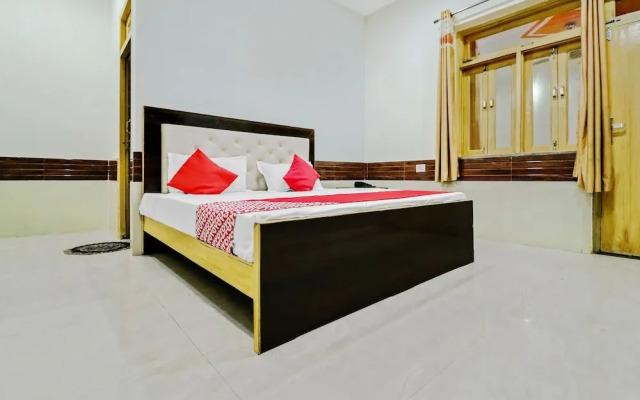 Shri Govind Dham by OYO Rooms