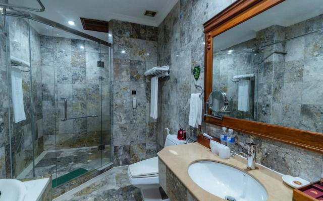 Empress Angkor Resort & Spa