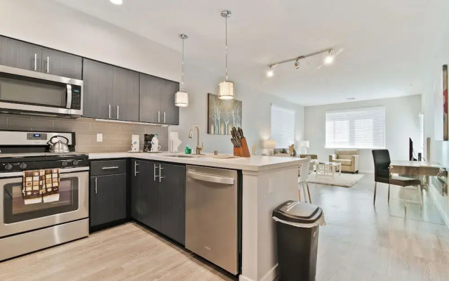 Global Luxury Suites in Menlo Park