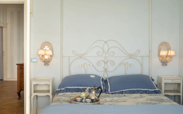 Pieds Dans Leau Riva Ligure