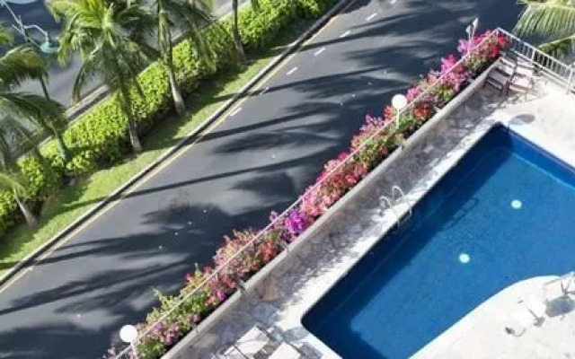 Aqua Palms Waikiki